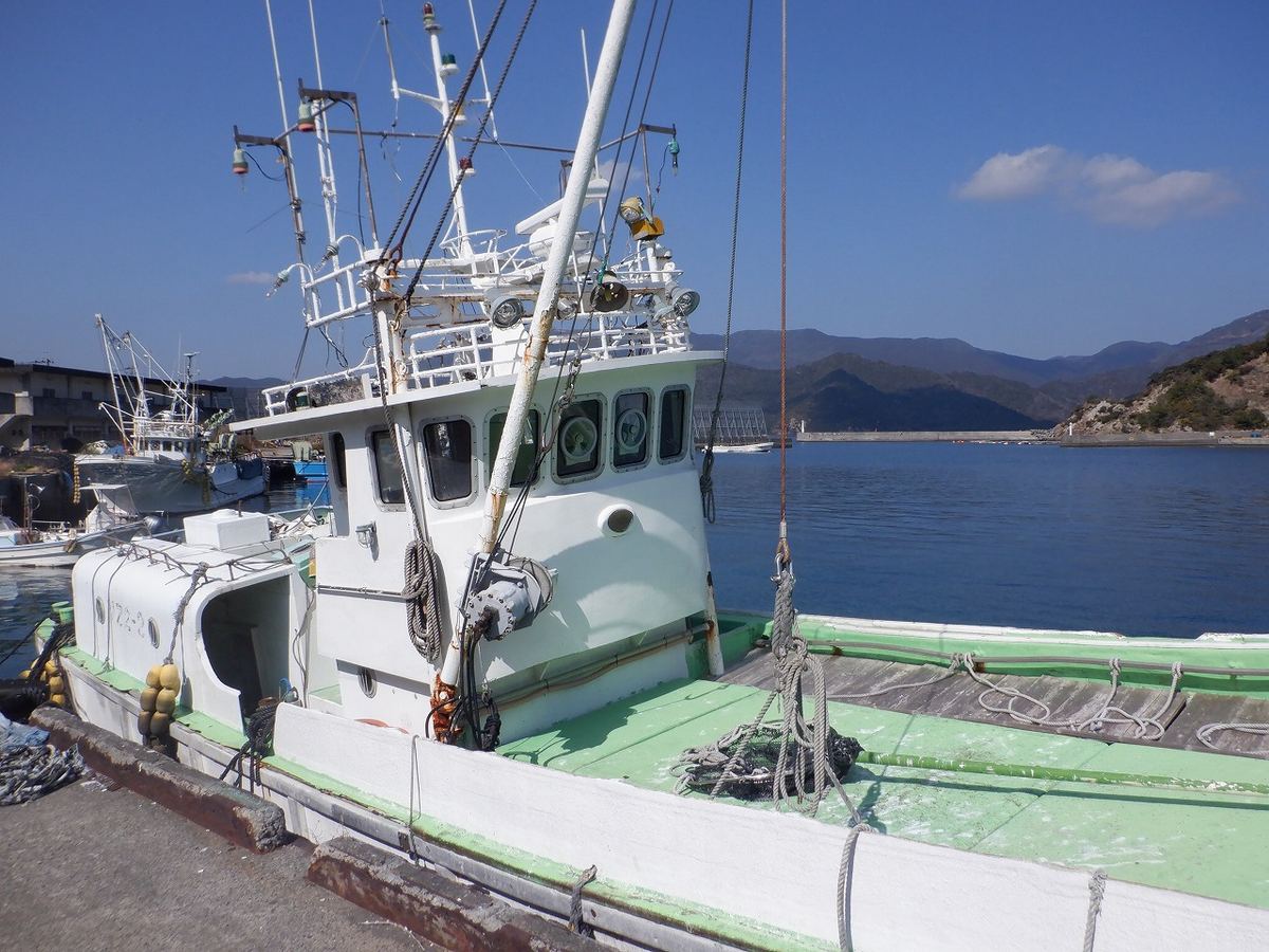 中型巻き網運搬船 | 山崎ヤンマー